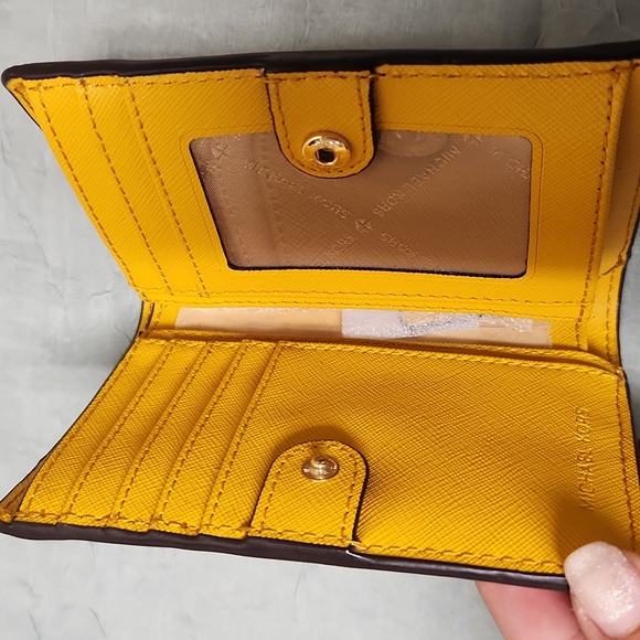 Michael Kors Crossgrain Leather Bifold Yellow Wallet NWT - Picture 6 of 8
